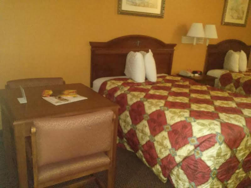 Super 8 By Wyndham Daytona Beach Exterior foto